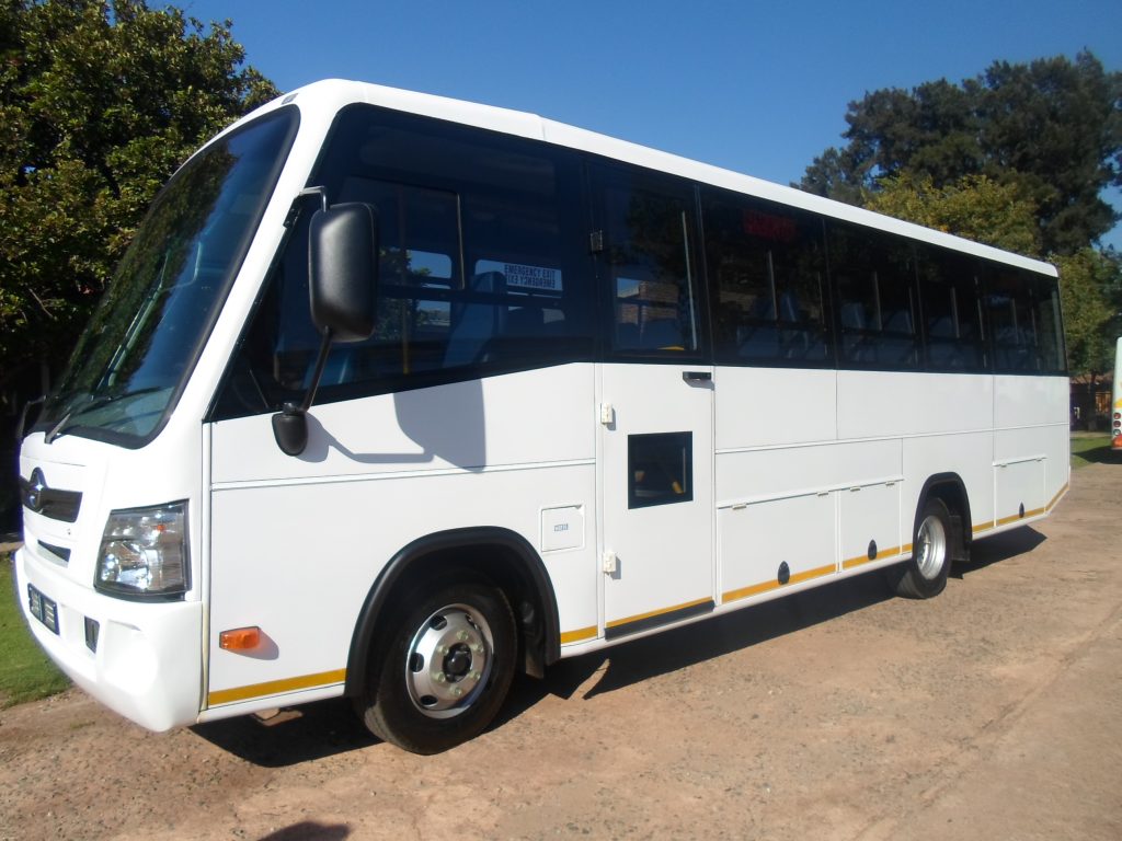 HINO 300 915 LWB - Busmark